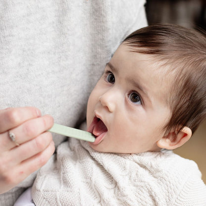 ezpz Toothbrush + Sensory Tongue Depressor Dual Pack